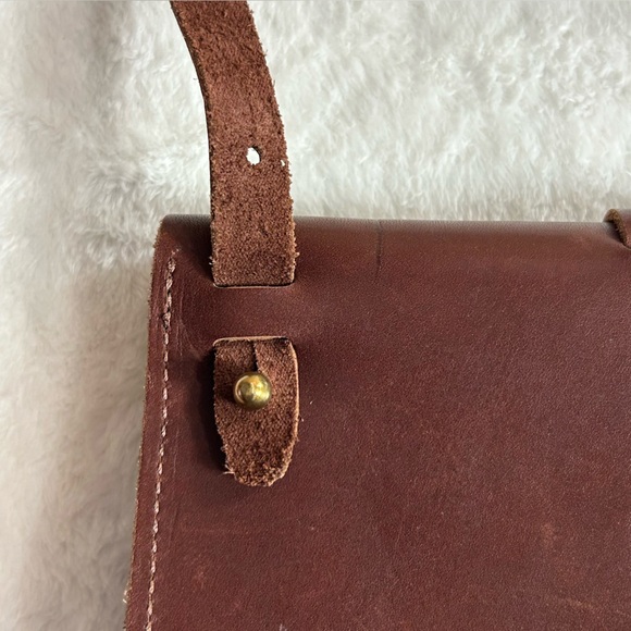 Urban Southern Elegant Brown Leather Envelope Crossbody Bag Adjustable Strap - Picture 5 of 12
